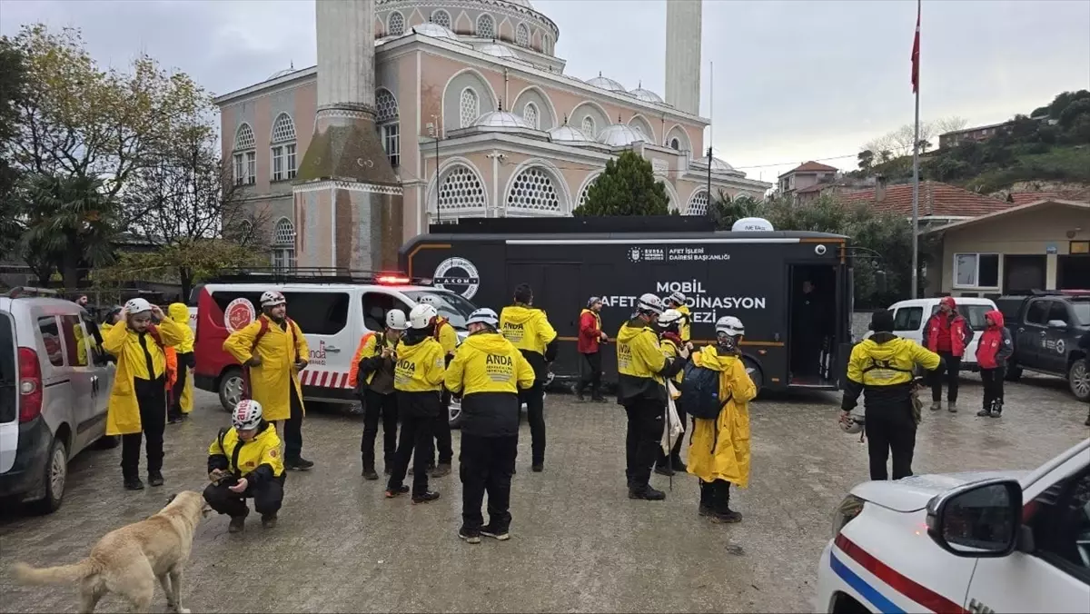 Bursa'da Alzheimer Hastası 80 Yaşındaki Adamın Kayıp Arama Çalışmaları Devam Ediyor