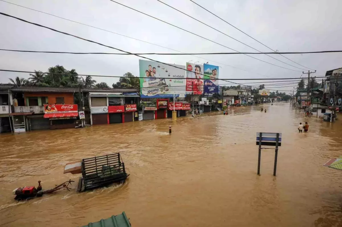 Güney Asya'da Muson Yağmurlarının Yol Açtığı Felaket: 535 Ölü