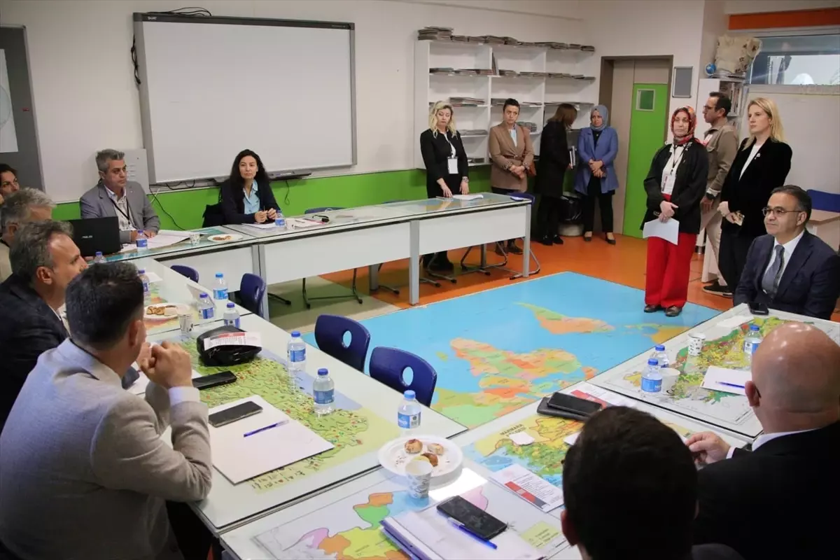 İzmir'de 'Hayat Boyu Öğrenmeyi İzleme, Değerlendirme ve Geliştirme' çalıştayı