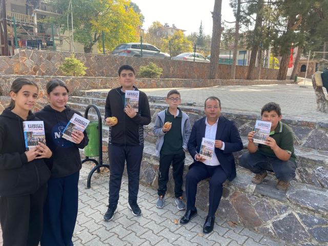 Karboğazı Destanı kitabı yayınlandı... İlk kitabı okuduğu okula armağan etti Karboğazı Destanı kitabı yayınlandı... İlk kitabı okuduğu okula armağan etti