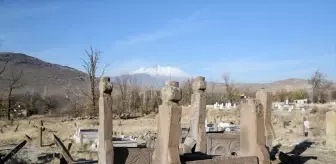 Kayseri'de Tarihi Mezar Taşları Belgeleniyor