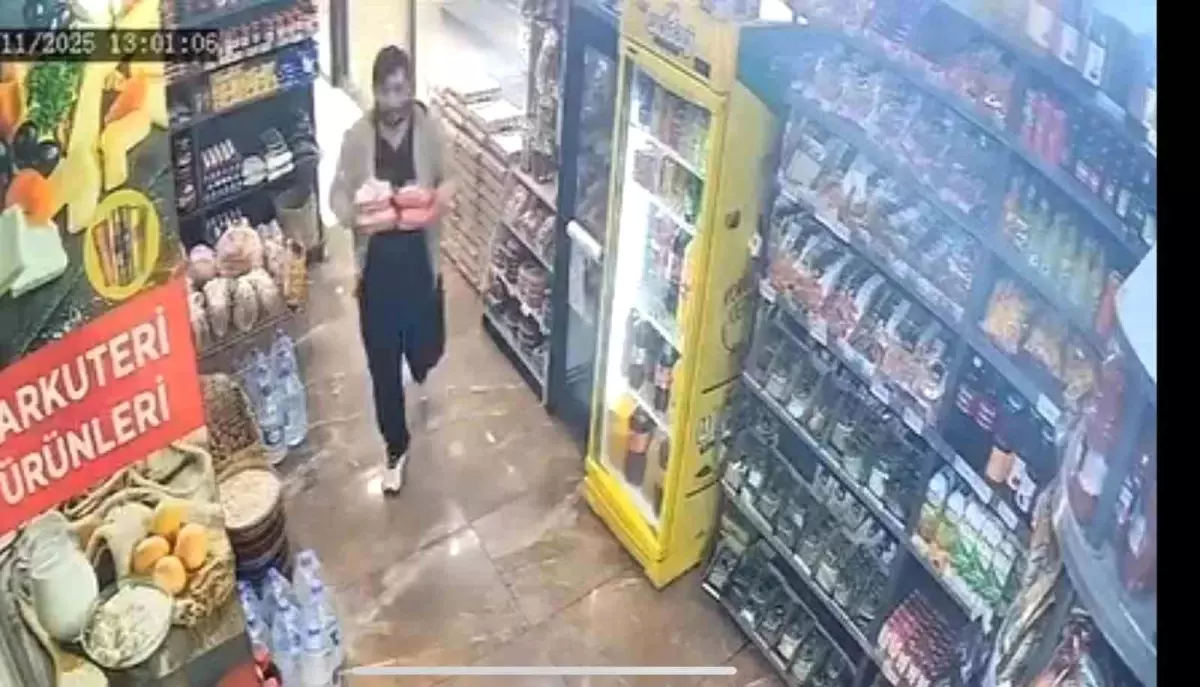 Kocaeli'de SUV Araç Şarküteriye Daldı, Bir Vatandaş Saniyelerle Kurtuldu