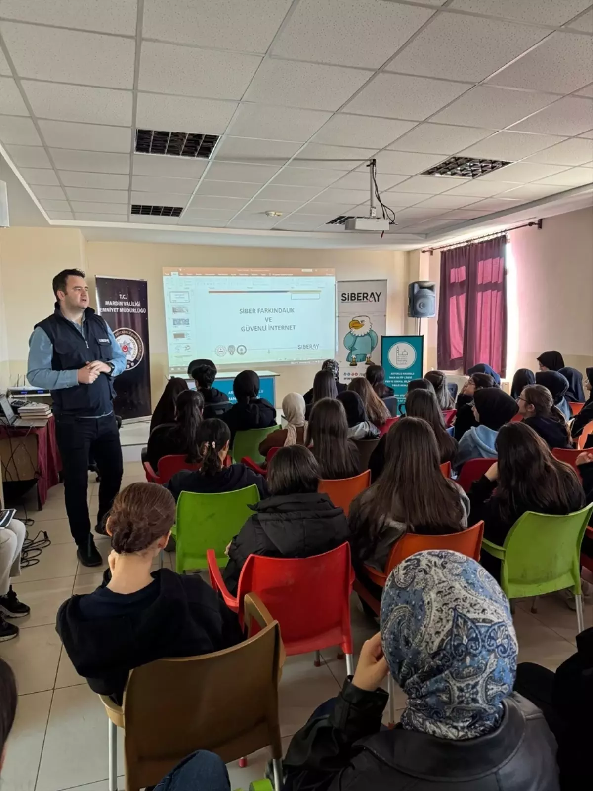 Mardin'de Öğrencilere Siber Güvenlik Eğitimi