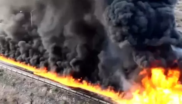 The tanker carrying 26 thousand liters of fuel burned fiercely! Explosions occurred in succession