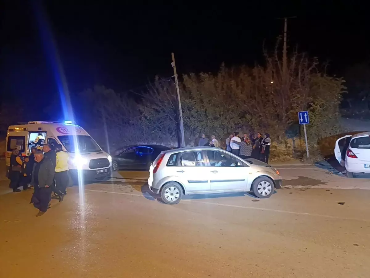 Adana'da Trafik Kazası: 3 Yaralı