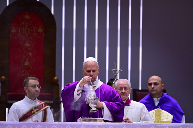 Pope Leo XIII led a mass with approximately 4,000 people at the Volkswagen Arena
