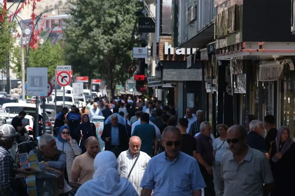 Son 3 günde 150 bin kişi kente giriş yaptı! Oteller doldu taştı