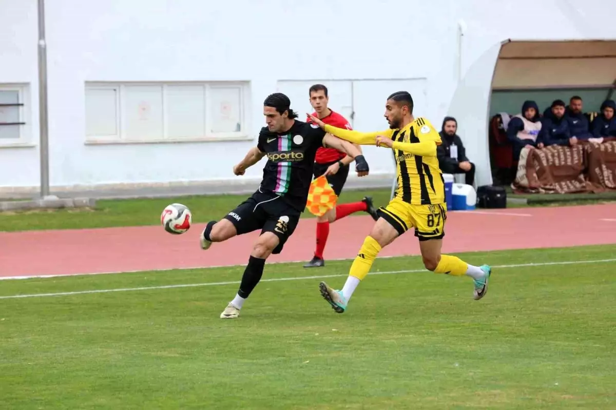 Isparta 32 Spor ve Aliağa FK Berabere Kaldı