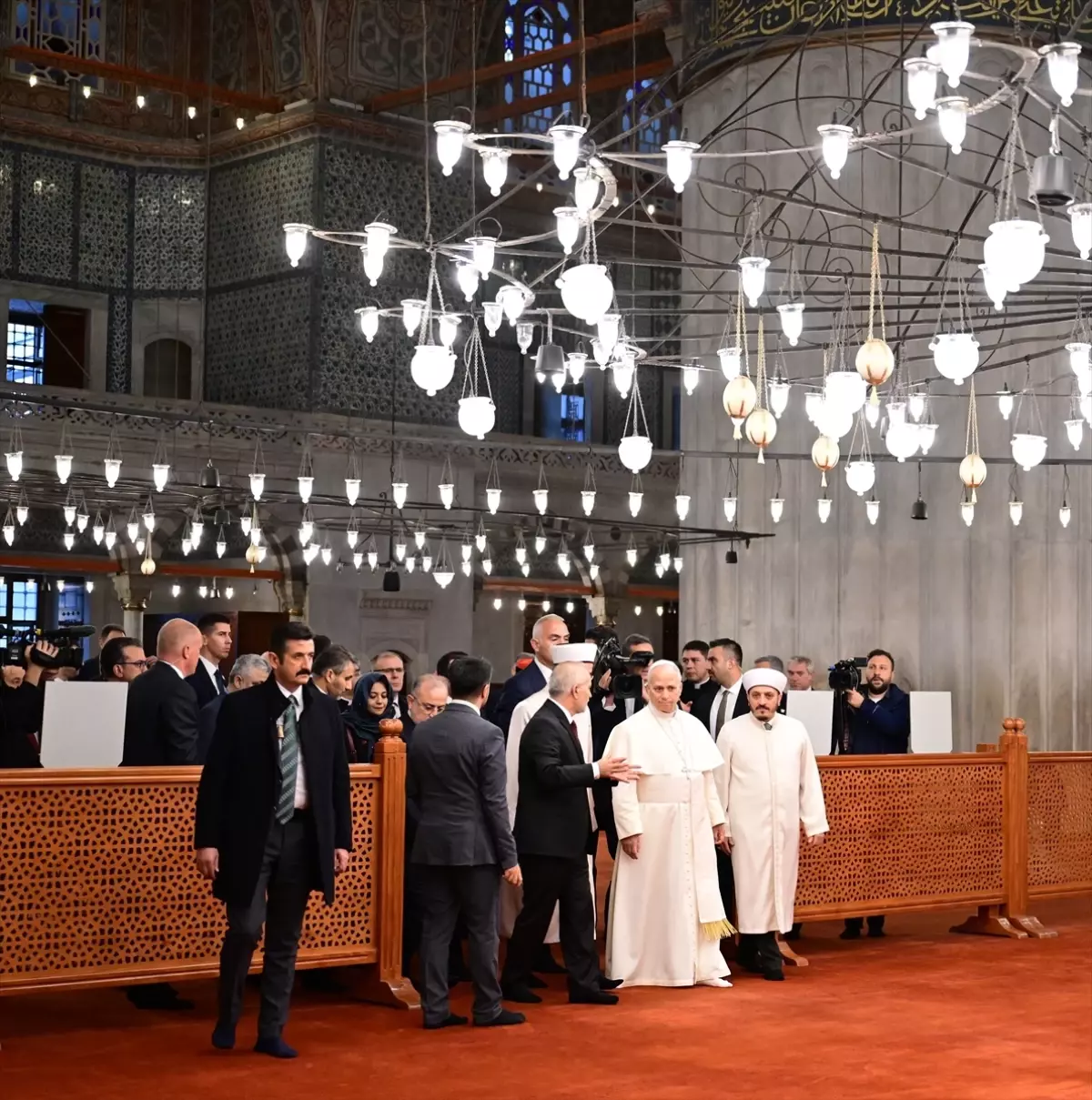 Papa 14. Leo Sultanahmet Camisi'ni Ziyaret Etti