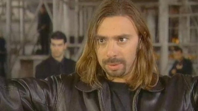 Yılan Hikayesi's Kürşat is etched in memories! His latest look left everyone speechless