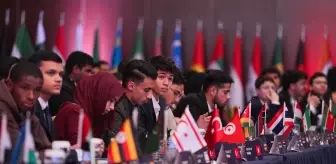 İstanbul'da 5. Uluslararası Model İslam İşbirliği Teşkilatı Liseler Zirvesi Devam Ediyor