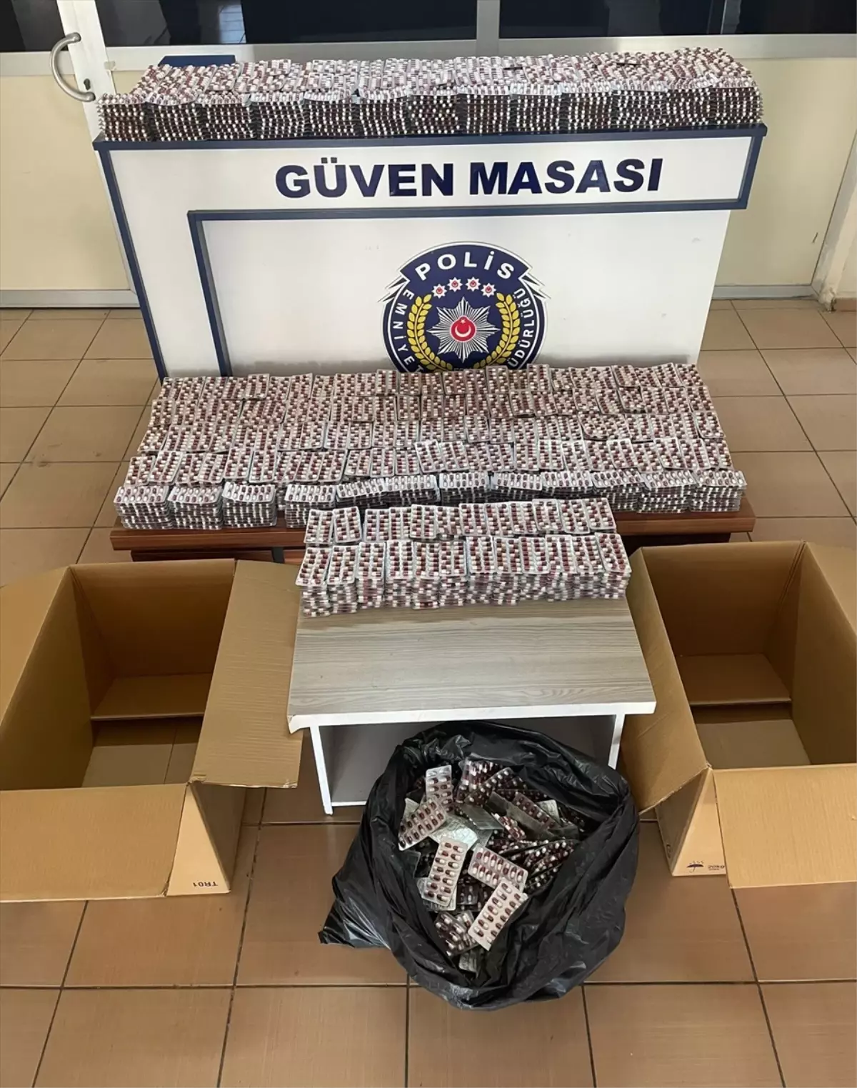 Adana'da 34 Bin Sentetik Hap Ele Geçirildi, Sürücü Tutuklandı