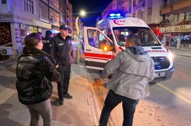 Stabbing Incident in Aksaray: Woman Injures Her Boyfriend's New Girlfriend