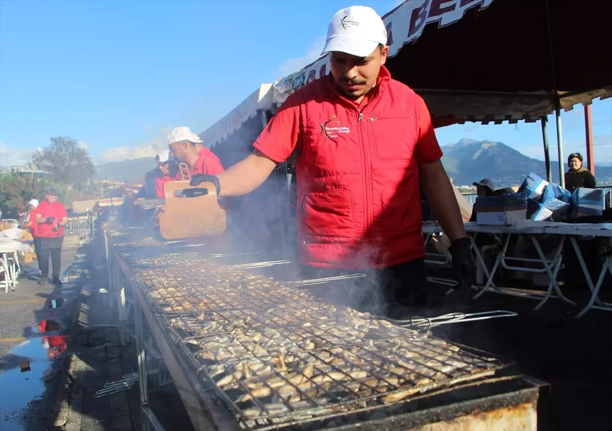Alanya'da 3. Hamsi Festivali: 7 Ton Hamsi İkram Edildi