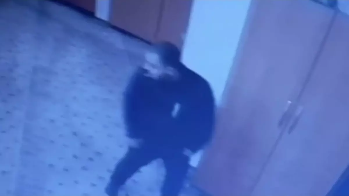 Bağcılar'da Yıkılan Camiye Yardım Kutusu Soyuldu