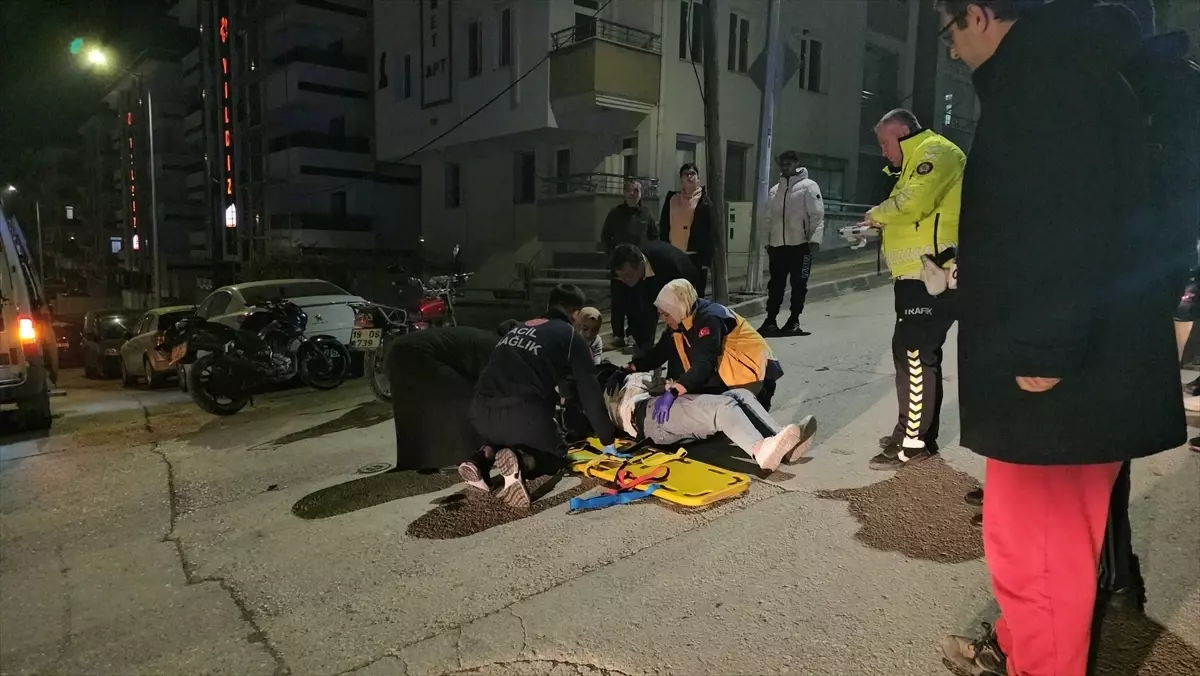 Çorum'da Motosiklet-Hafif Ticari Araç Çarpıştı: Bir Yaralı