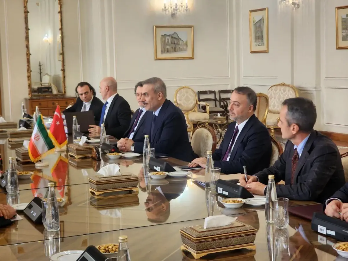 Dışişleri Bakanı Hakan Fidan, Tahran'da İranlı Mevkidaşı ile Görüştü