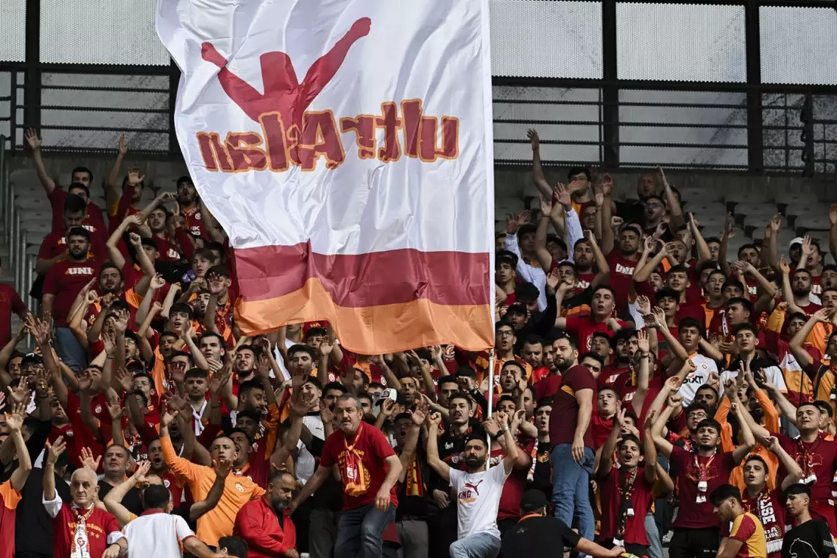 Galatasaraylıları derbi öncesi sevinçten uyutmayacak haber