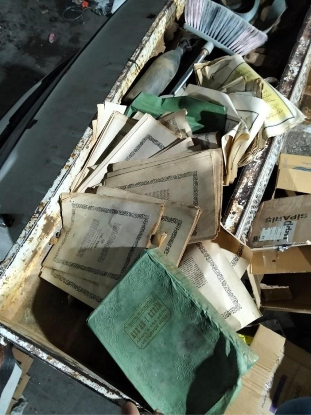 Pages of the Quran were thrown on the ground, the reason for the scandal turned out to be completely different