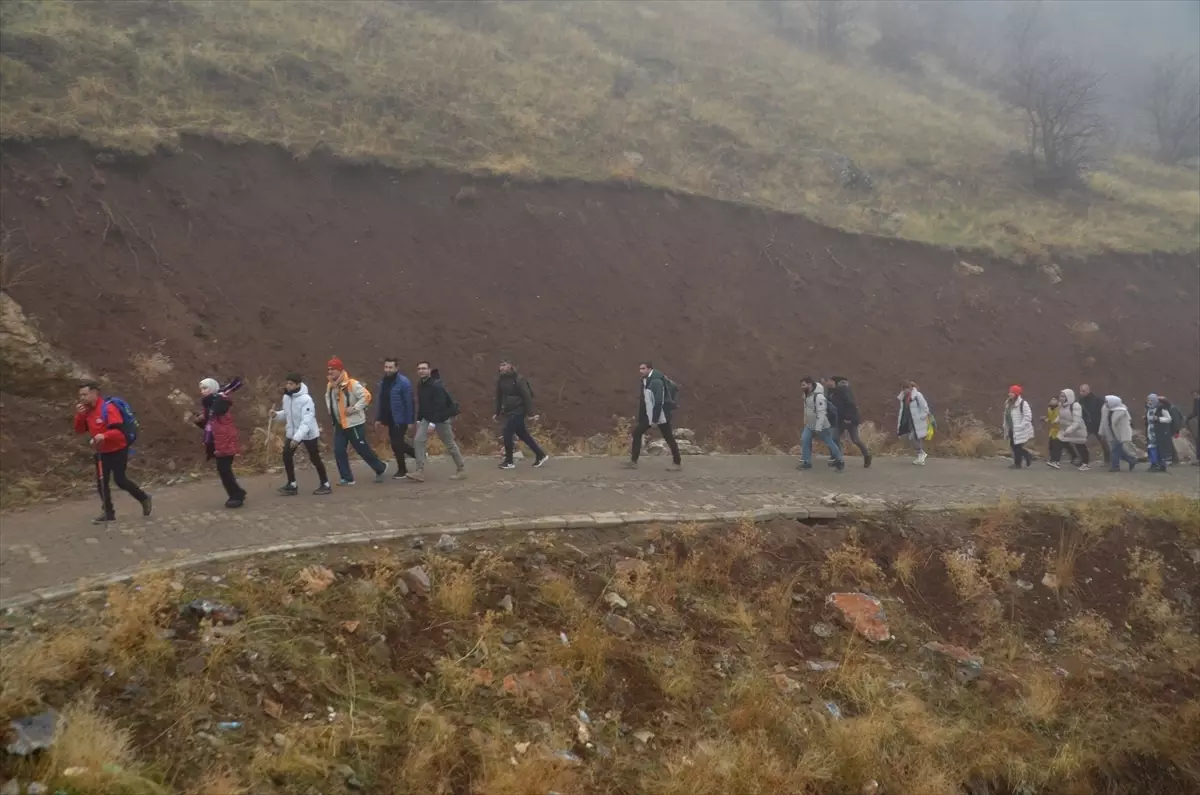 Muş'ta 'Adımlarla Keşfet: Muş' Projesi ile Doğa Yürüyüşü Düzenlendi