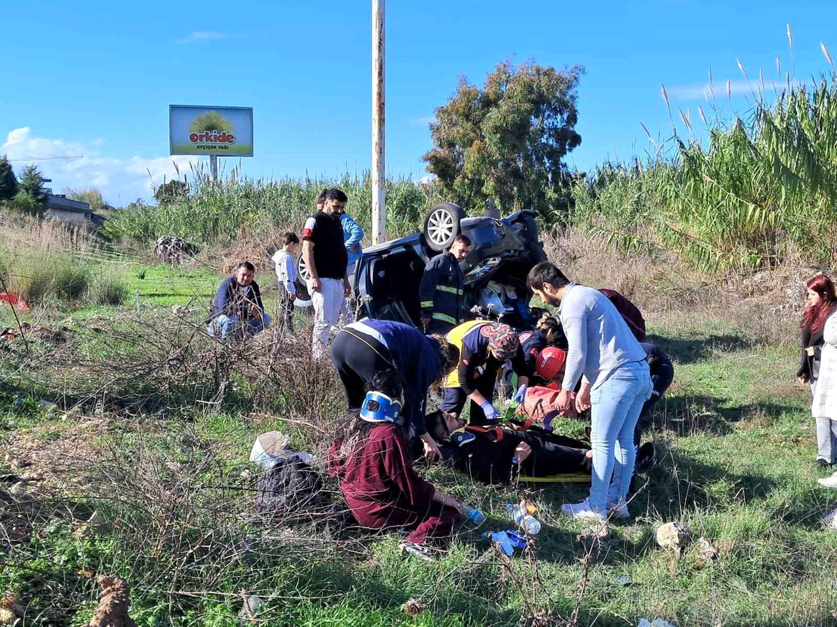 Antalya'da Aileyi Vuran Kaza: 3 Yaralı