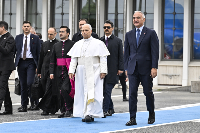 Pope 14. Leo departed from Turkey to go to Lebanon