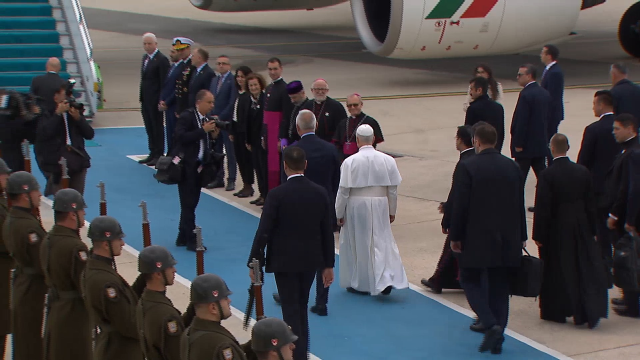 Pope 14. Leo departed from Turkey to go to Lebanon