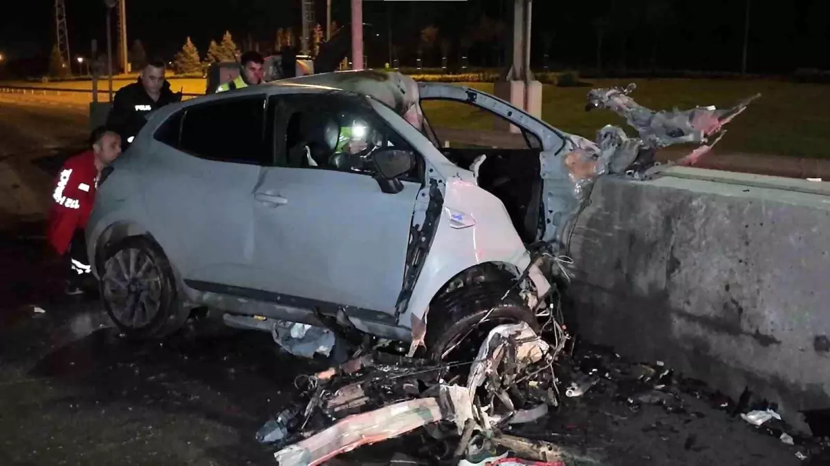 Tuzla'da feci kaza: Genç doktor hayatını kaybetti