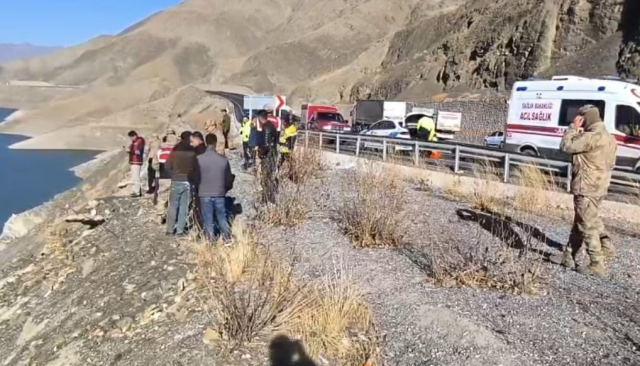 A vehicle rolled into the lake in Van! 1 person lost their life, 2 people are missing