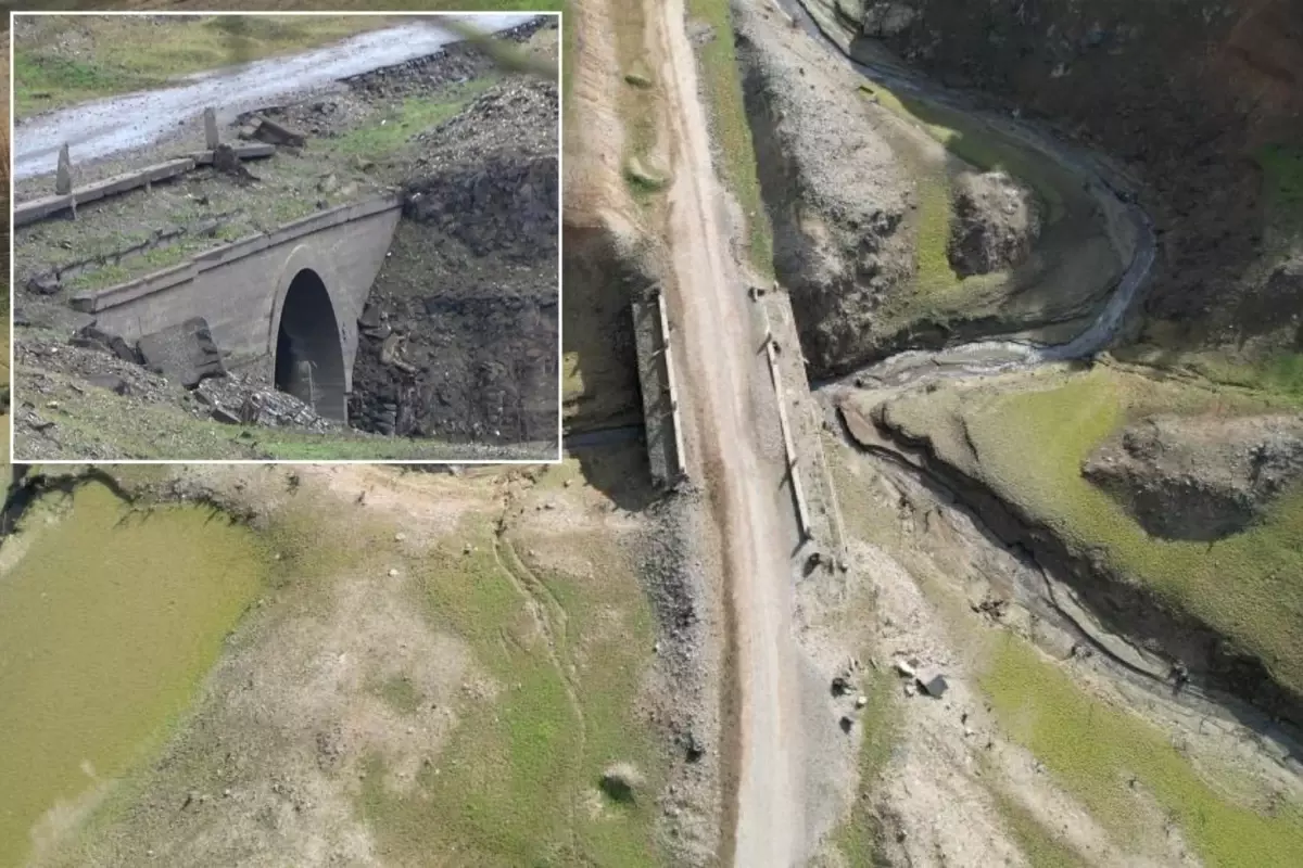 Sular çekildi, tarihi kalıntılar gün yüzüne çıktı