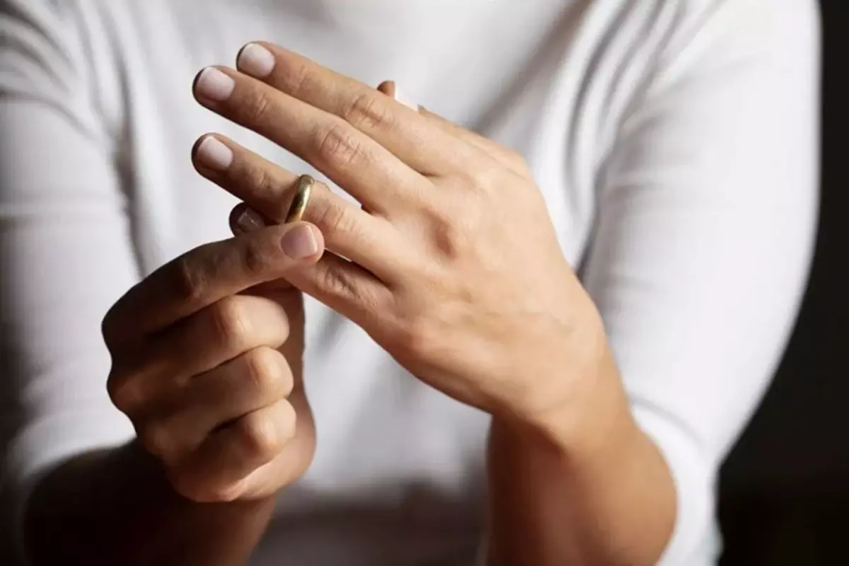 Yargıtay'dan emsal karar! Tek bir 'tık' dahi evliliğinizi yıkabilir