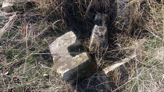 They dug up 600-year-old graves to find gold and unearthed bones