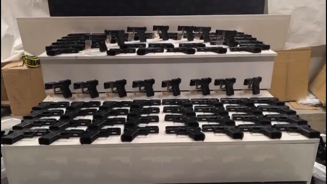 Eskişehir'de arızalı araçtan cephanelik çıktı! Eskişehir'de arızalı araçtan cephanelik çıktı!