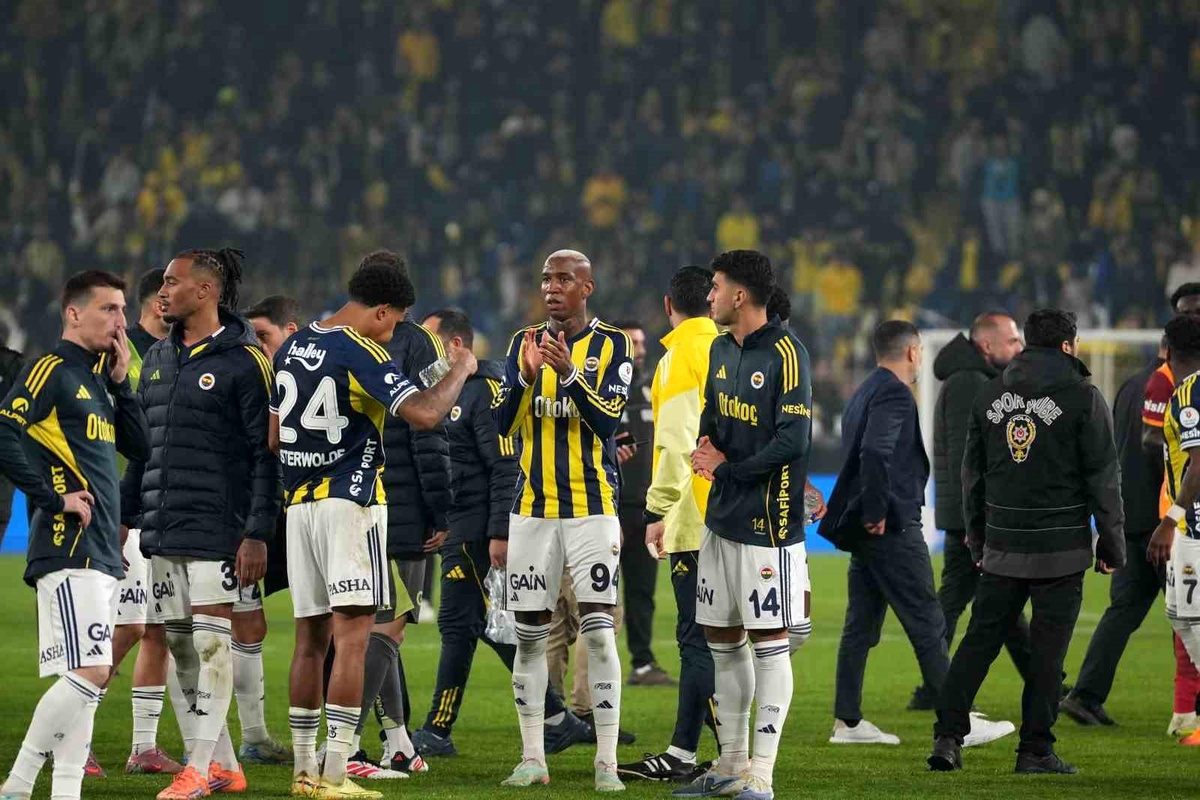 Fenerbahçe-Galatasaray Derbisinde Puanlar Paylaşıldı