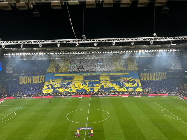 Special Choreography for the Galatasaray Derby by Fenerbahçe Fans