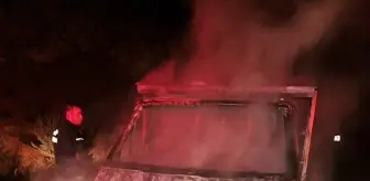 Gümüşhane'de Seyir Halindeki Kamyonet Yandı