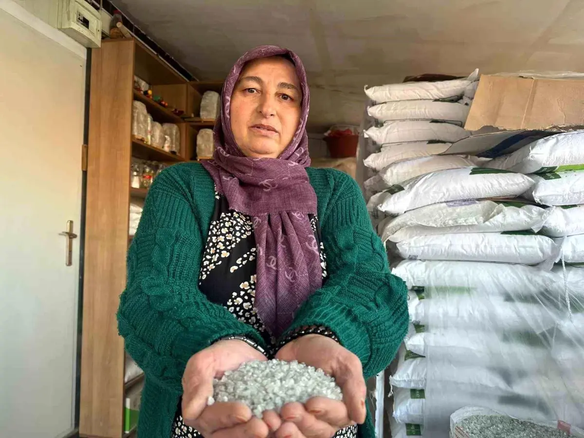 Çankırı'da 56 Yaşındaki Kadın Tuz Satarak Aile Ekonomisine Katkı Sağlıyor