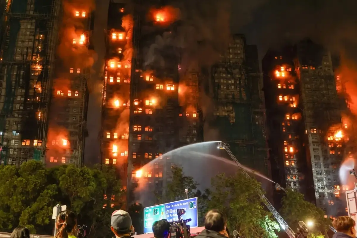 Hong Kong'da onlarca kişinin yanarak öldüğü facia adeta "Geliyorum" demiş