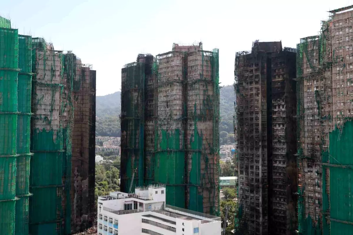 Hong Kong'da Yangın Faciası: 151 Ölü
