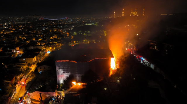 istanbul da tarihi kosku kule ceviren yangin 19309277 1657 m