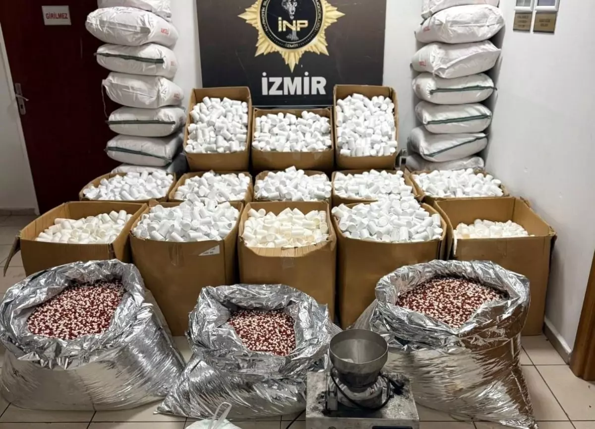 İzmir'de Narkotik Operasyonunda 2 Milyondan Fazla Uyuşturucu Hap Ele Geçirildi