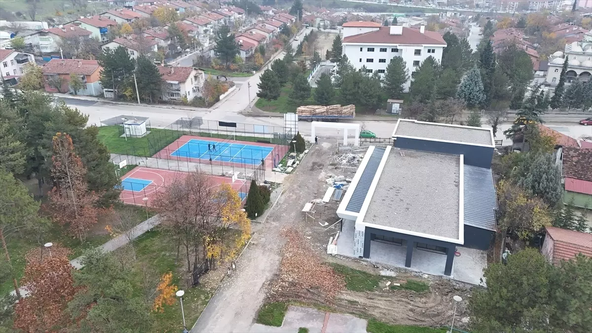 Karabük'te Yeni Sosyal Tesis ve Kapalı Pazar Yeri Projeleri Devam Ediyor