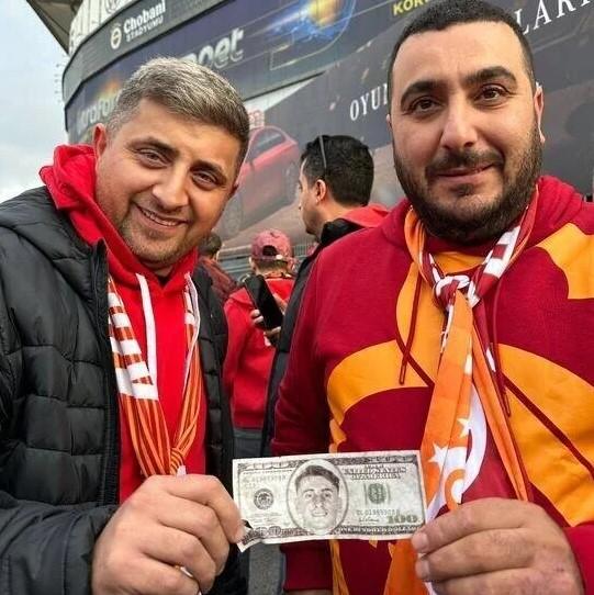 Protest with dollars against Kerem Aktürkoğlu