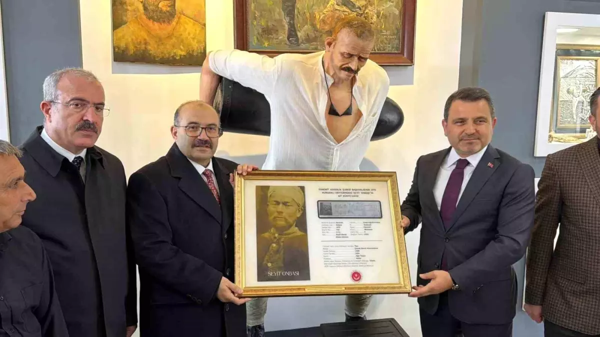 Koca Seyit'in Askerlik Kaydı ve Gençlik Fotoğrafı Gün Yüzüne Çıktı