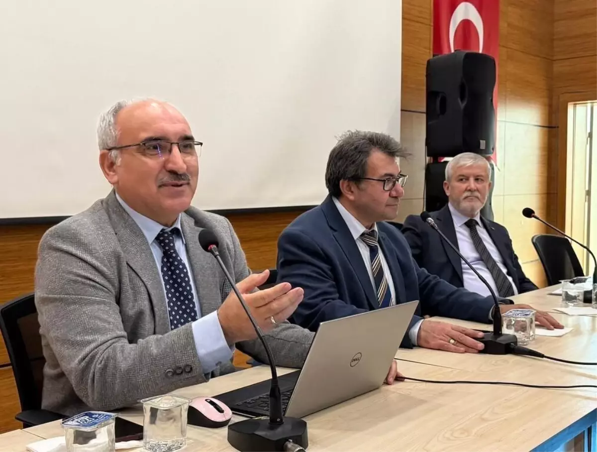 Kütahya'da 'Papa'nın Türkiye Ziyareti ve Düşündürdükleri' Paneli Düzenlendi