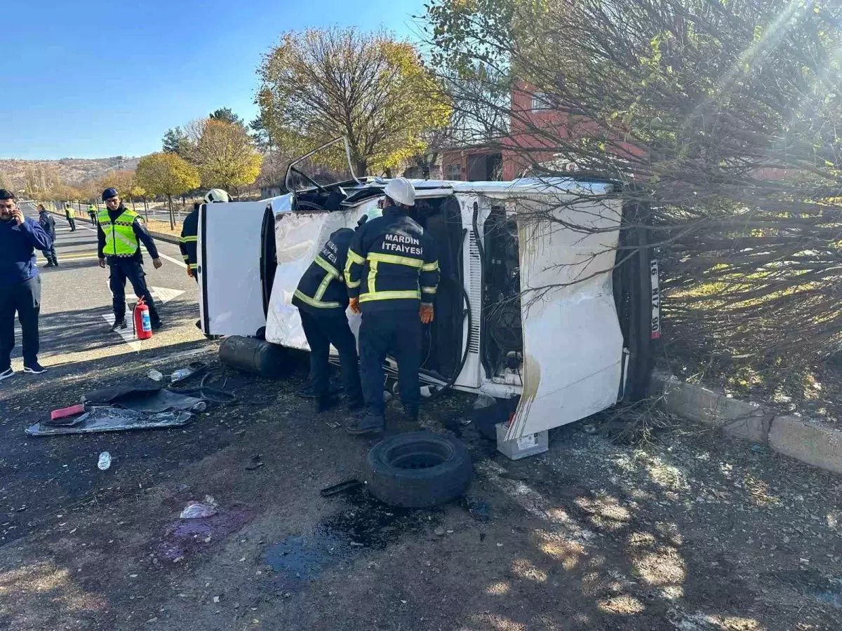 Mardin'de Devrilen Otomobilde 3 Yaralı