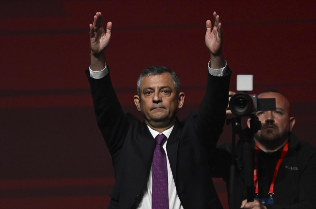 Marks from Özgür Özel to names close to Ekrem İmamoğlu