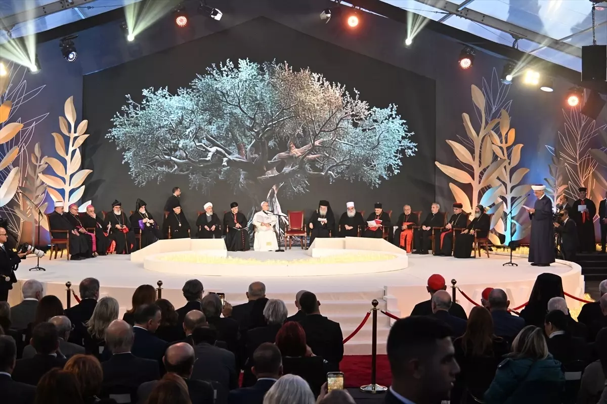 Papa 14. Leo Lübnan'da Barış Mesajı Verdi
