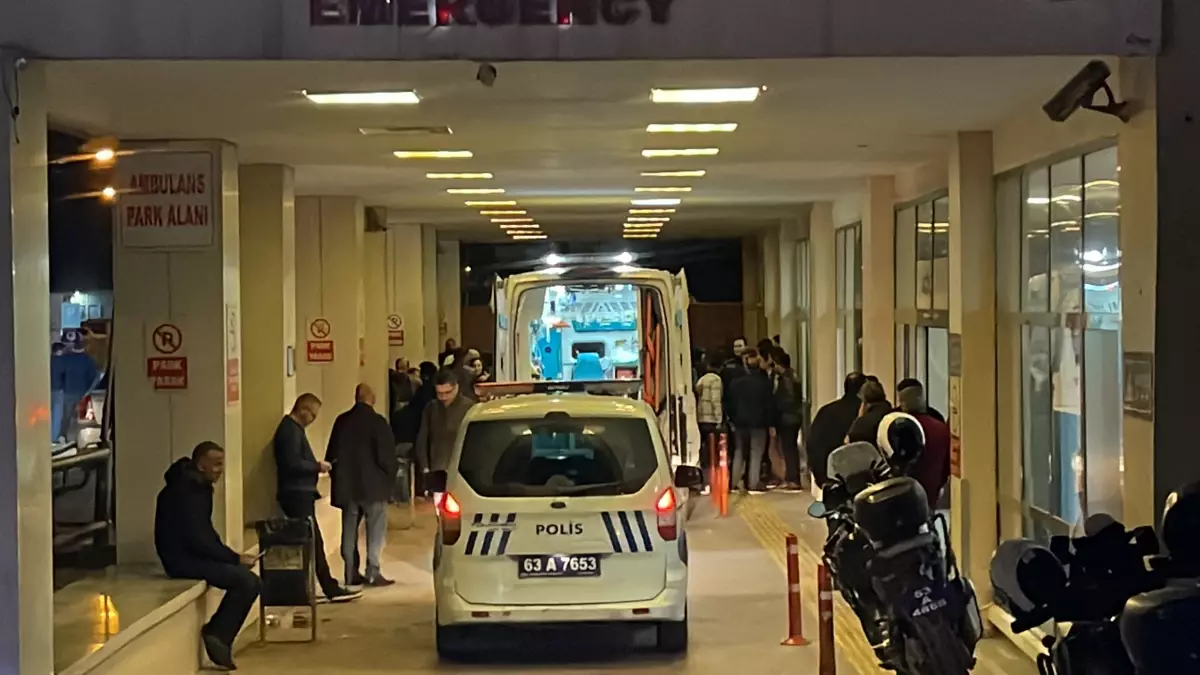 Viranşehir'de Kafa Kafaya Çarpışma: 1 Ölü, 9 Yaralı