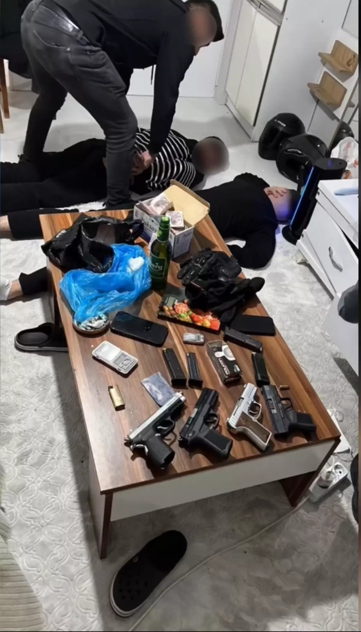 Sarıyer'de Uyuşturucu Ticareti Yapılan Daireye Operasyon